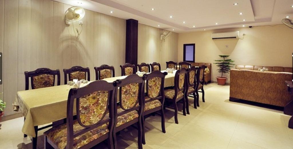 Hotel Jasmine Haridwār Esterno foto