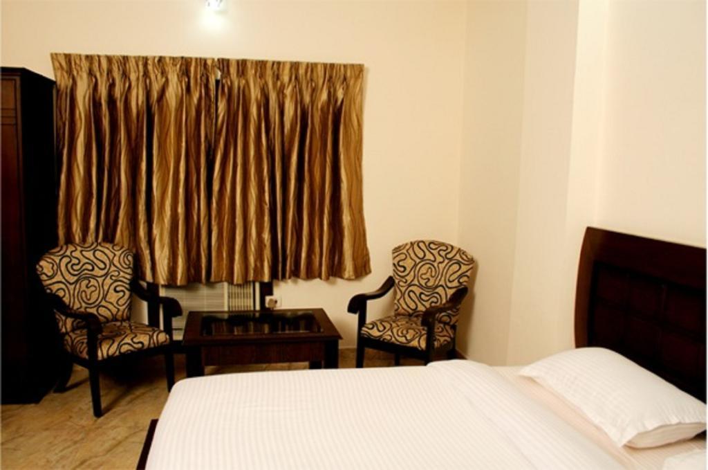 Hotel Jasmine Haridwār Esterno foto