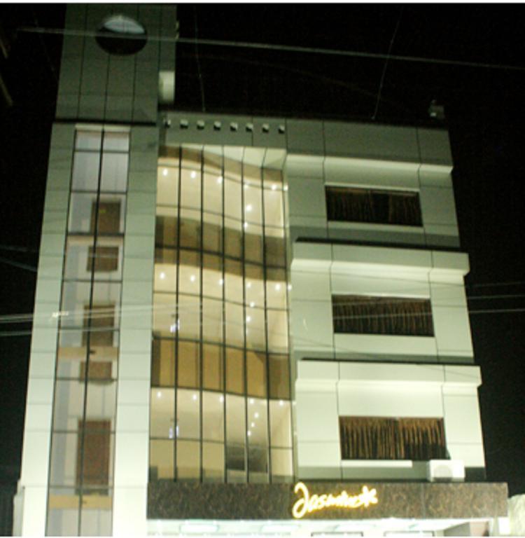Hotel Jasmine Haridwār Esterno foto