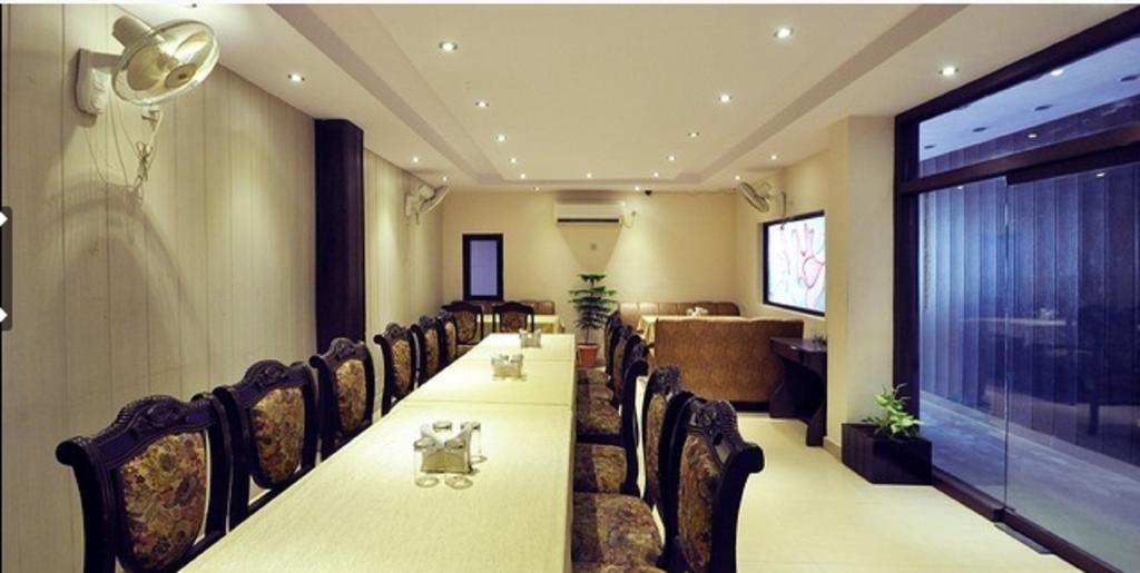Hotel Jasmine Haridwār Esterno foto