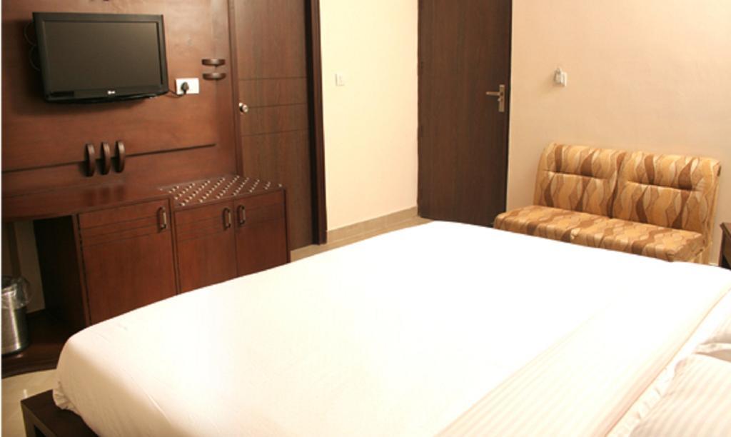 Hotel Jasmine Haridwār Esterno foto