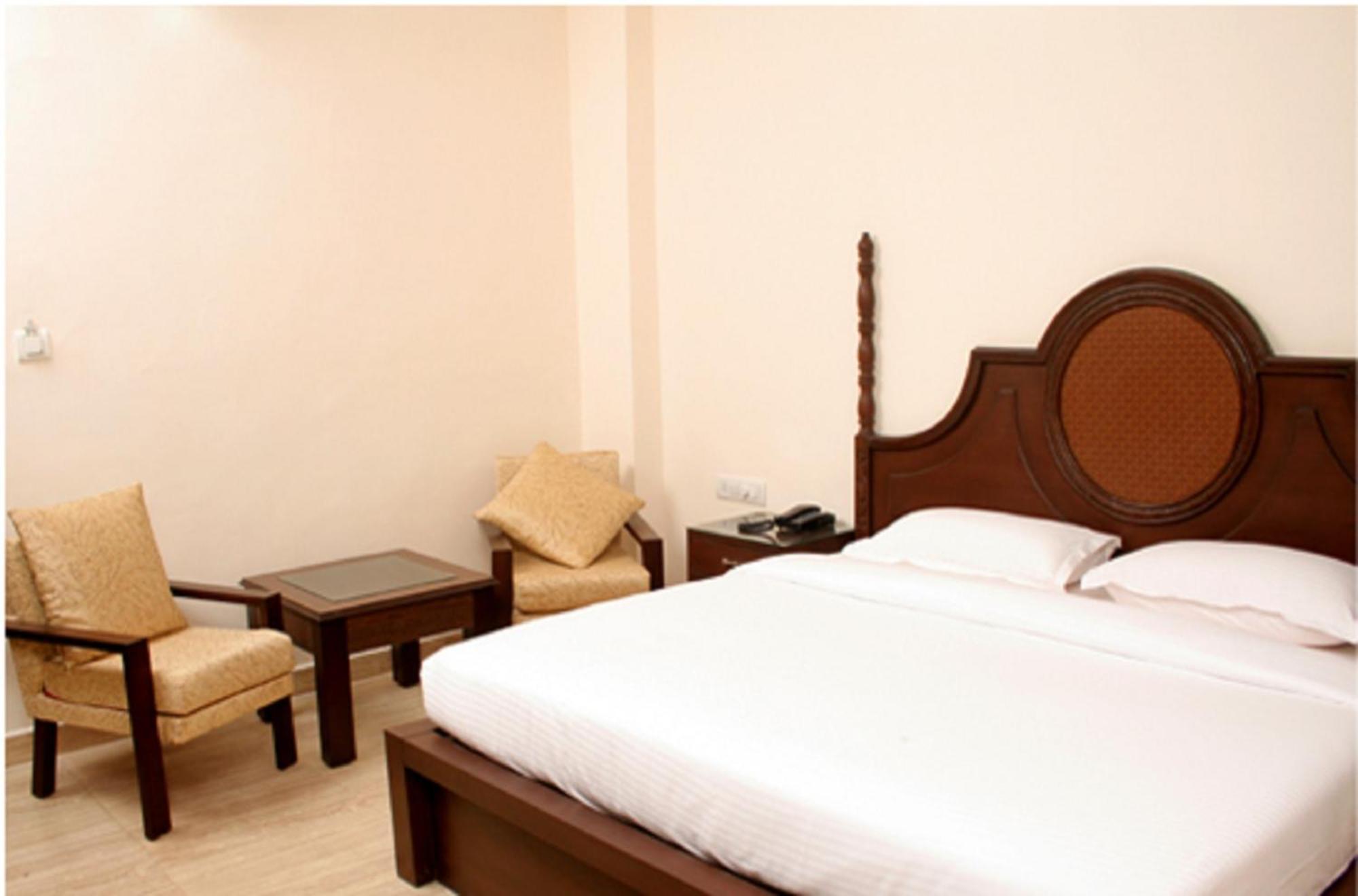 Hotel Jasmine Haridwār Esterno foto